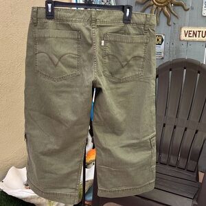 Levi’s Cropped Cargos M